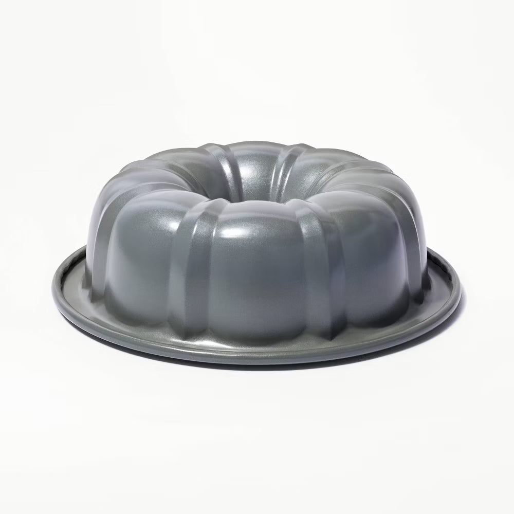 Figmint 12-Cup Nonstick Carbon Steel Fluted Cake Pan - Gray